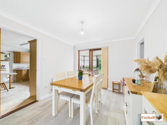 Lounge /Dining Room