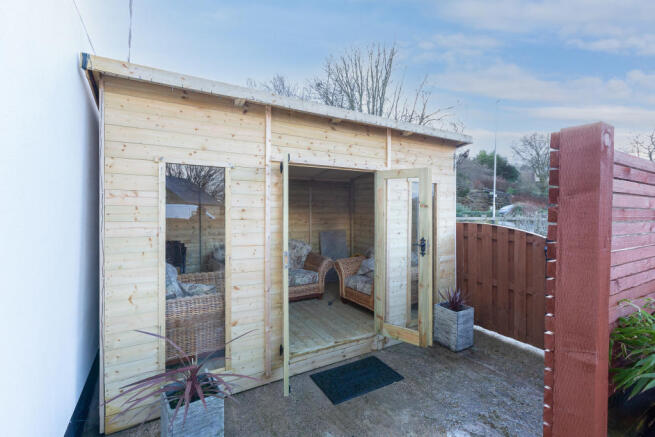 Summer House Pic1