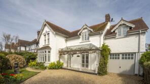 34 Glamis Lodge, Fourth Avenue, Frinton-on-sea CO13 9DX