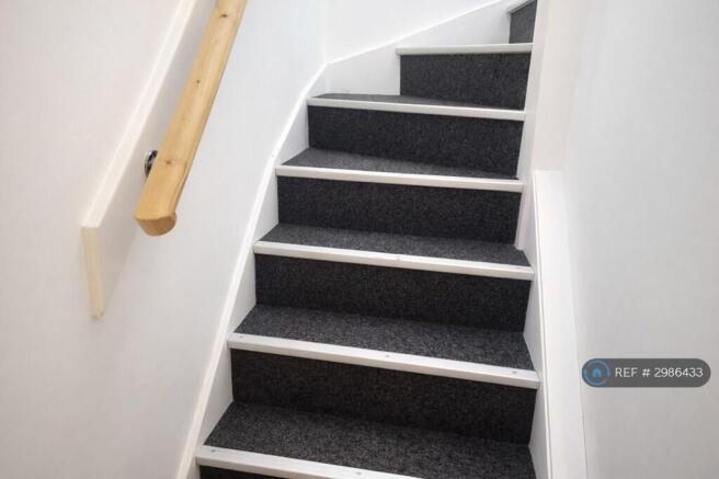 3 bed Flat to rent Image 4