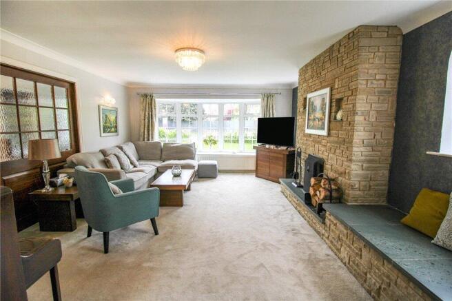 4 bed Detached for sale Image 3