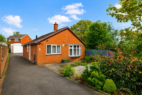 Lockwood Road, Kingsley Holt