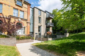 Flat 4, 63 Norton Lees Mansions, Woodside Avenue, Hornsey, London N10 3JA