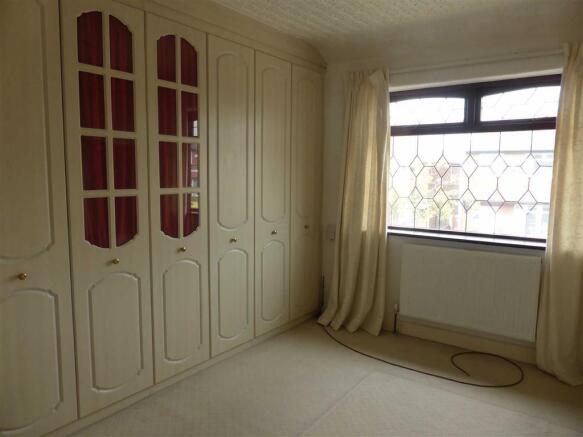 BEDROOM 2