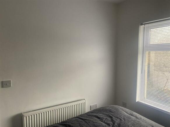 FRONT BEDROOM 1