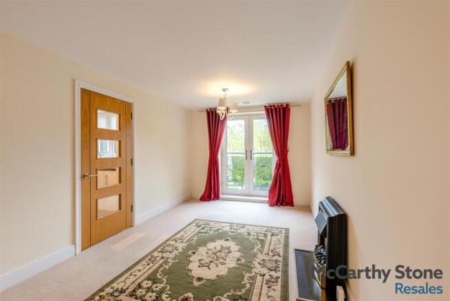 8686999-interior12.jpg