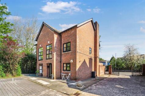 Hollins Square, Unsworth