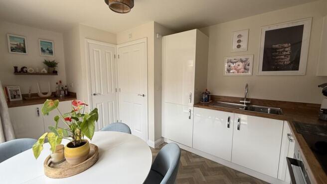 Kitchen/dining ro...