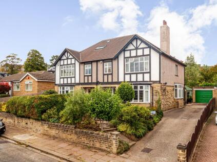 Rumbold Road, Huddersfield, HD3