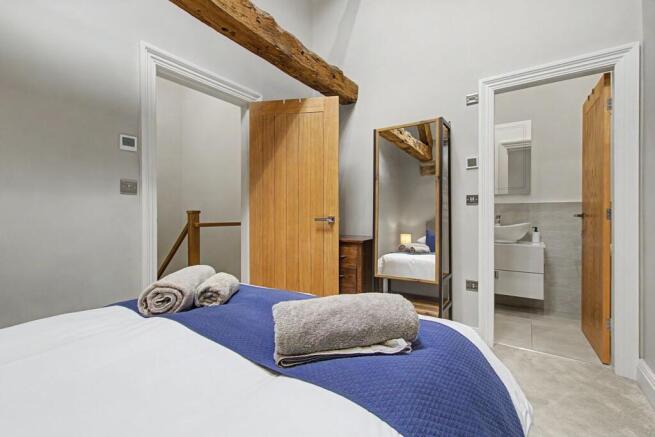 3 bed Terraced for sale Image 12
