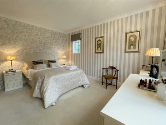 Bedroom ground floor b.jpg