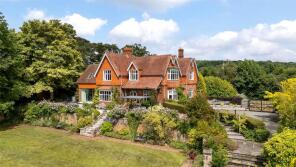 Pyes Nest, A417 From The Old Coach House To Dingwood Park Farm, Ledbury HR8 2JD