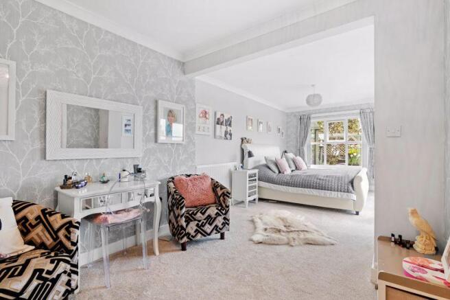 Master Bed 1