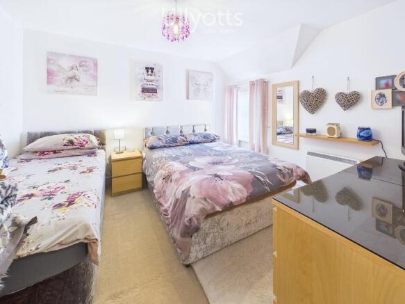 2 bed Flat for sale Image 8