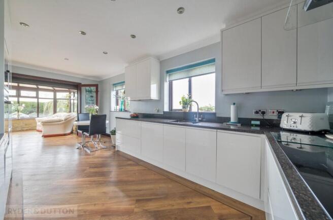 4 bed Detached Bungalow for sale Image 8