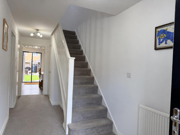 4 bed Detached for sale Image 4