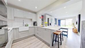 20, Grinstead Lane, Lancing BN15 9DY