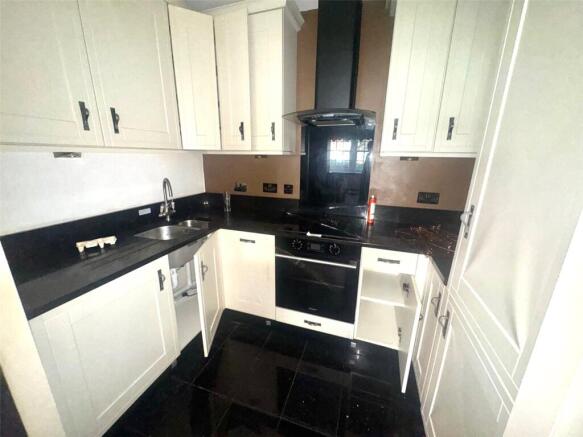 1 bed Flat for sale Image 4