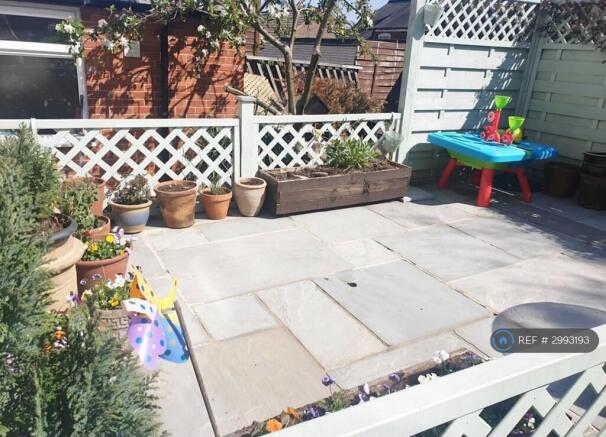 2 bed Terraced to rent Image 12