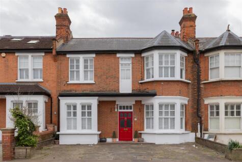 Higham Station Avenue, Chingford