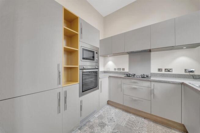 2 bed Apartment for sale Image 5