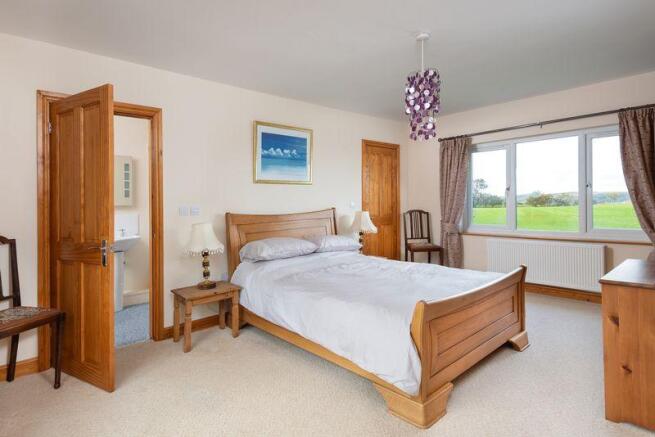 Bedroom, High ...