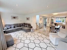 2, Poole Close, Bramhall, Stockport SK7 3NH