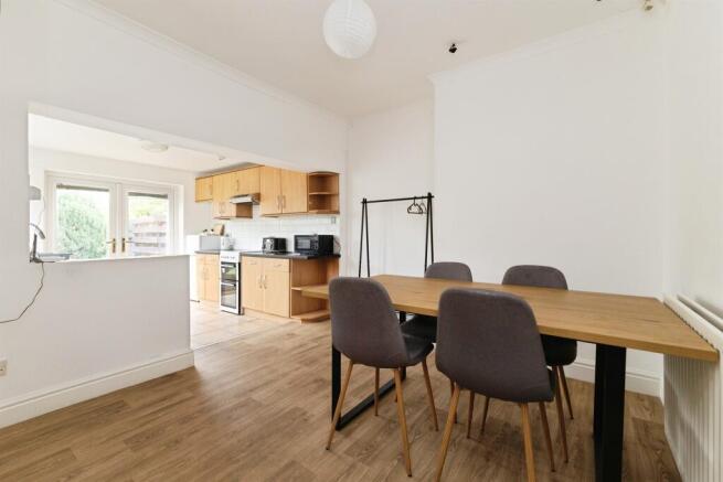 2 bed Semi-Detached Bungalow for sale Image 5