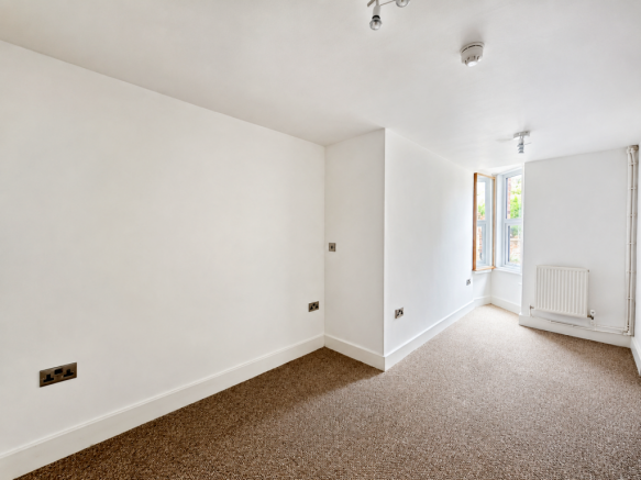 2 bed Flat for sale Image 7