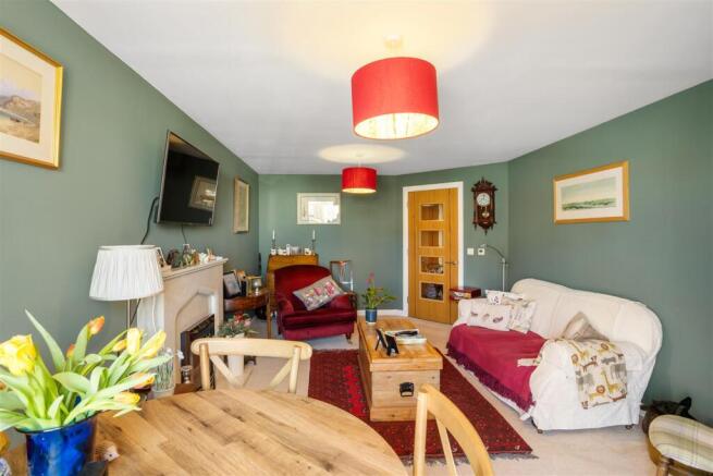 2 bed Apartment for sale Image 12