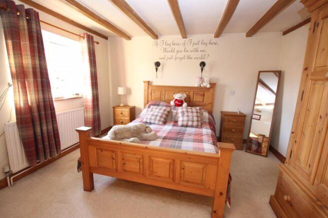 Bed 1 photo 1