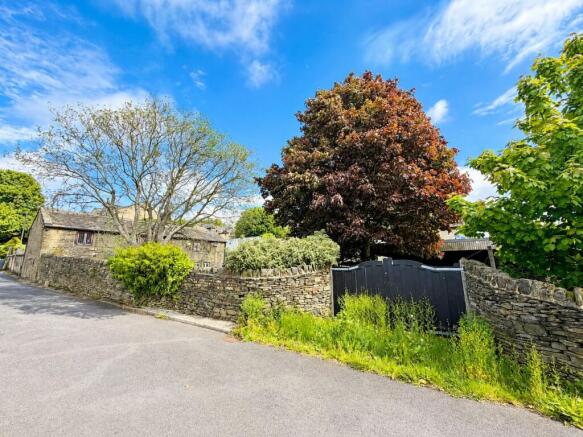 4 bed Detached for sale Image 12