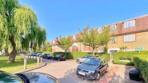 52, Denison Close, East Finchley, London N2 0JU