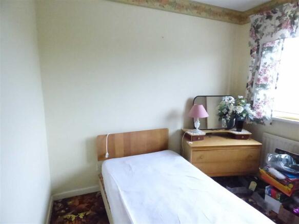 BEDROOM 2