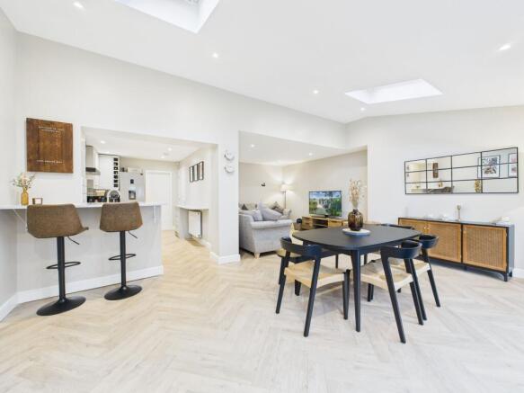 Open-Plan Living/Dining