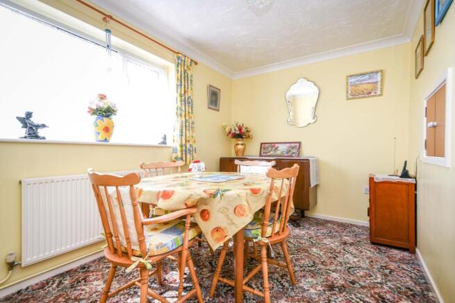 Bedroom 3/Dining Roo