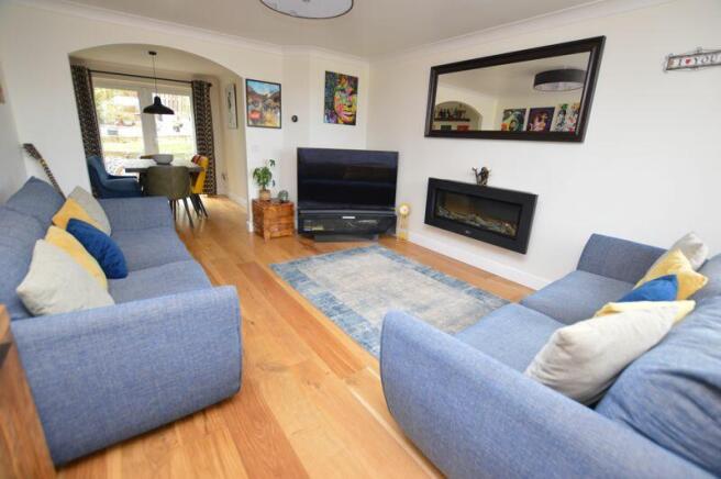 Lounge 2 