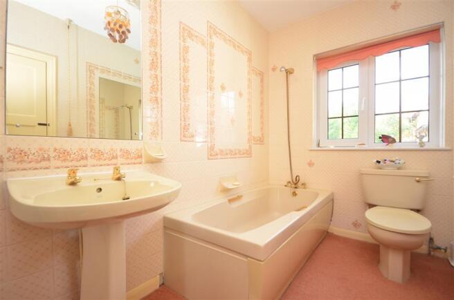 En-Suite Bathroom
