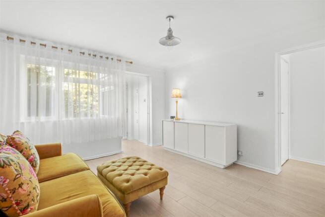 105 Clearbrook Close, HP13 7BS-5.jpg