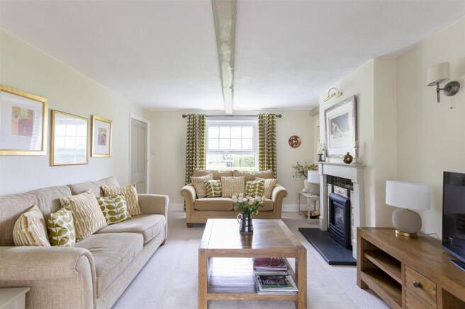 5 bed Detached for sale Image 6