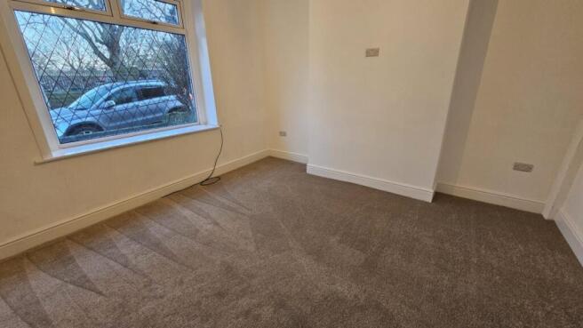 3 bed House to rent Image 4