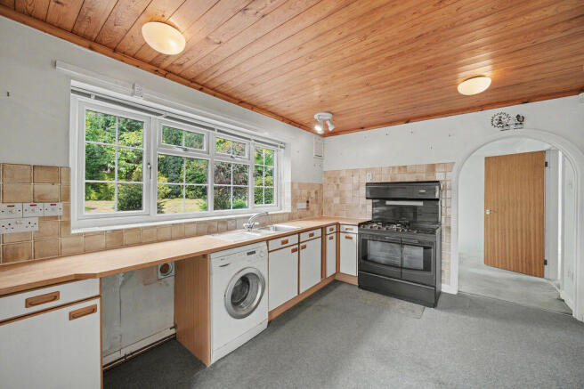 4 bed Detached for sale Image 9