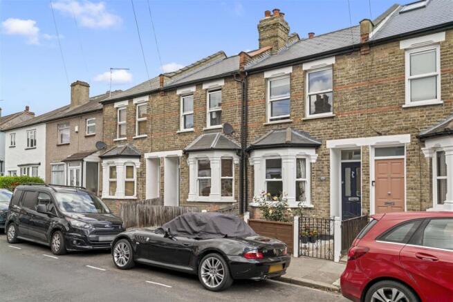 77 Castle Road TW7-1.jpg
