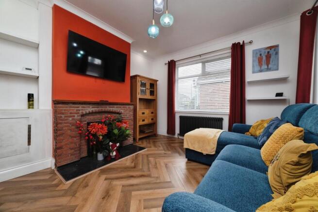 3 bed Semi-Detached Bungalow for sale Image 7