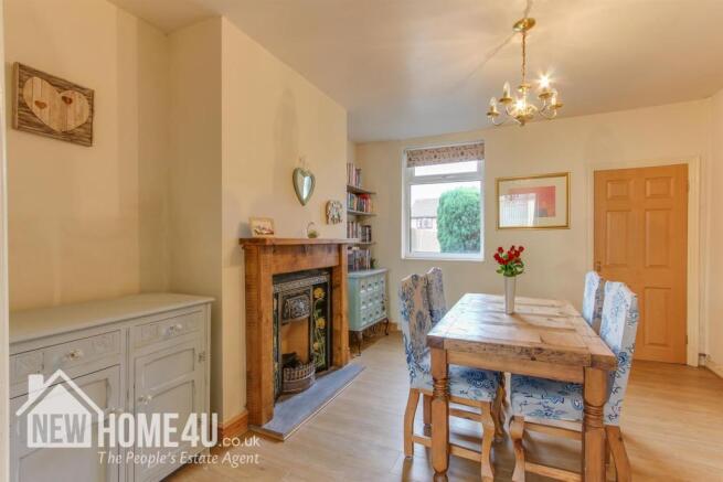 DINING ROOM: