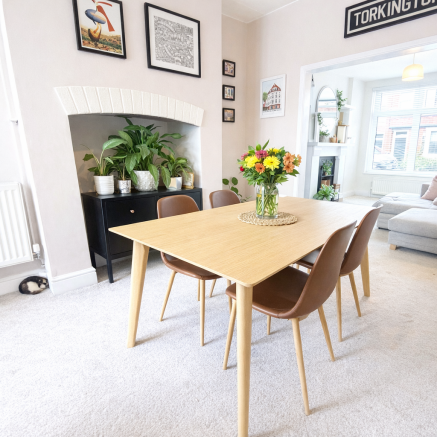 Dining room.png