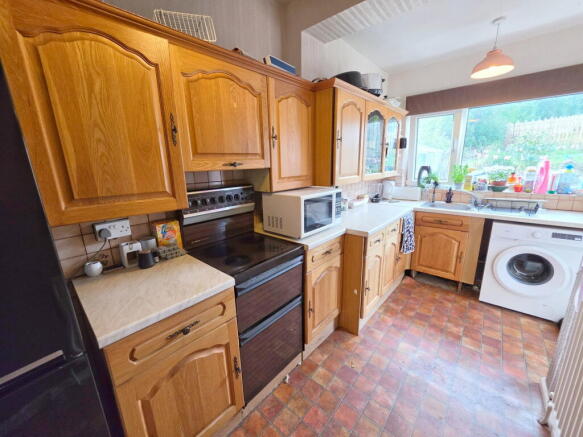 2 bed Semi-Detached for sale Image 6