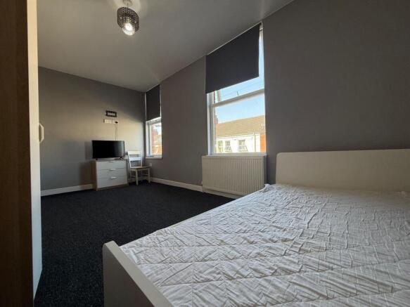 1 bed House Share to rent Image 5