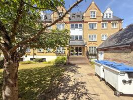 24, Canterbury House, Anglian Close, Watford WD24 4RH