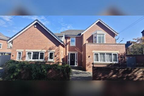 Brooklands Crescent, Sale, M33 3NB